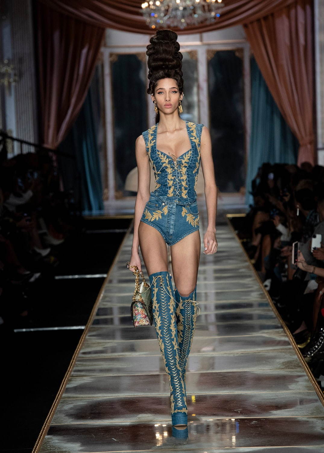 モスキーノ(MOSCHINO) 2020-21年秋冬ウィメンズコレクション  - 写真5