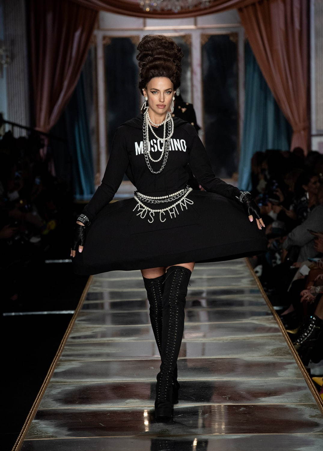 モスキーノ(MOSCHINO) 2020-21年秋冬ウィメンズコレクション  - 写真13