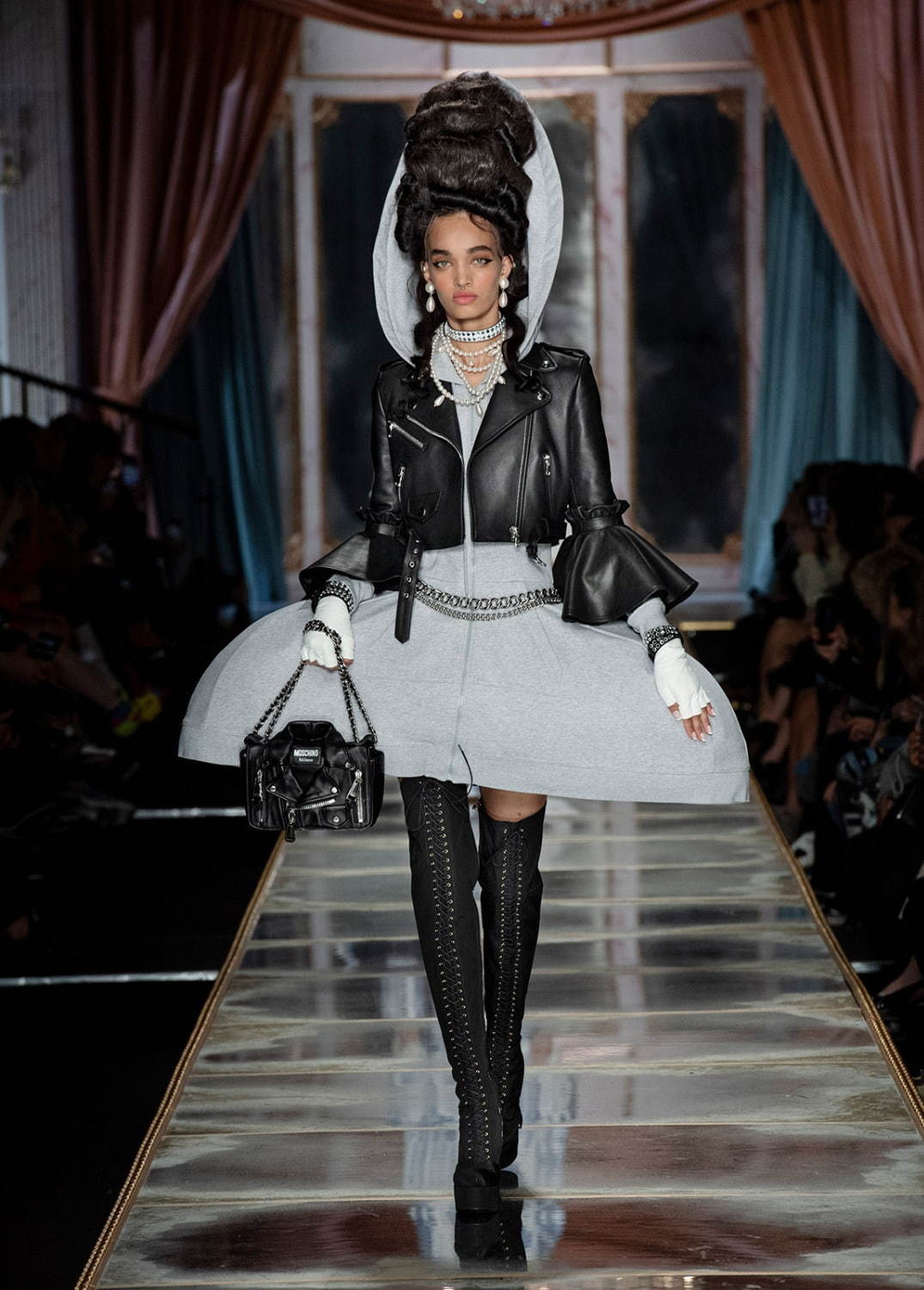 モスキーノ(MOSCHINO) 2020-21年秋冬ウィメンズコレクション  - 写真17