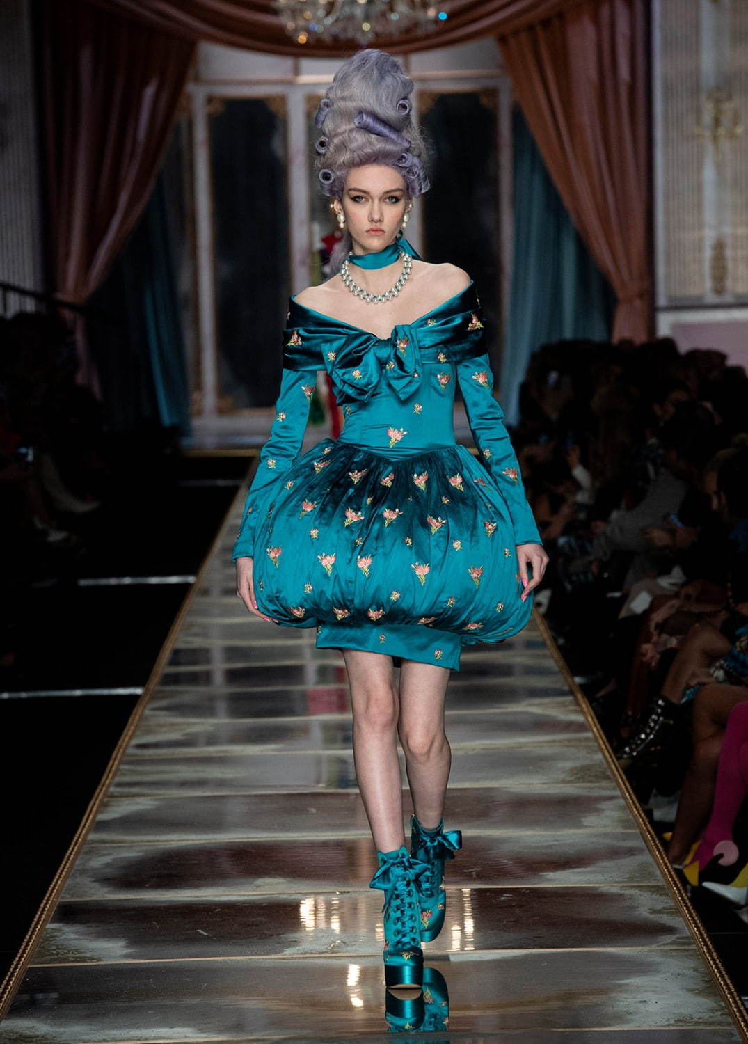 モスキーノ(MOSCHINO) 2020-21年秋冬ウィメンズコレクション  - 写真39