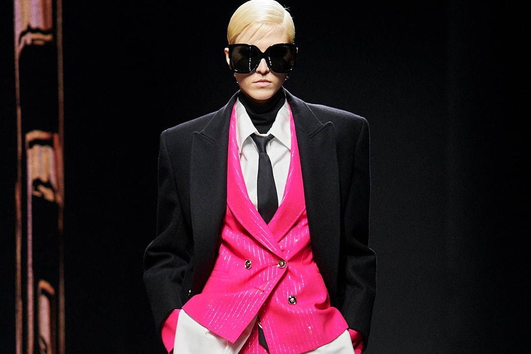 ヴェルサーチェ 2020年秋冬ウィメンズコレクション - 自信に満ち溢れたパワフルウーマン