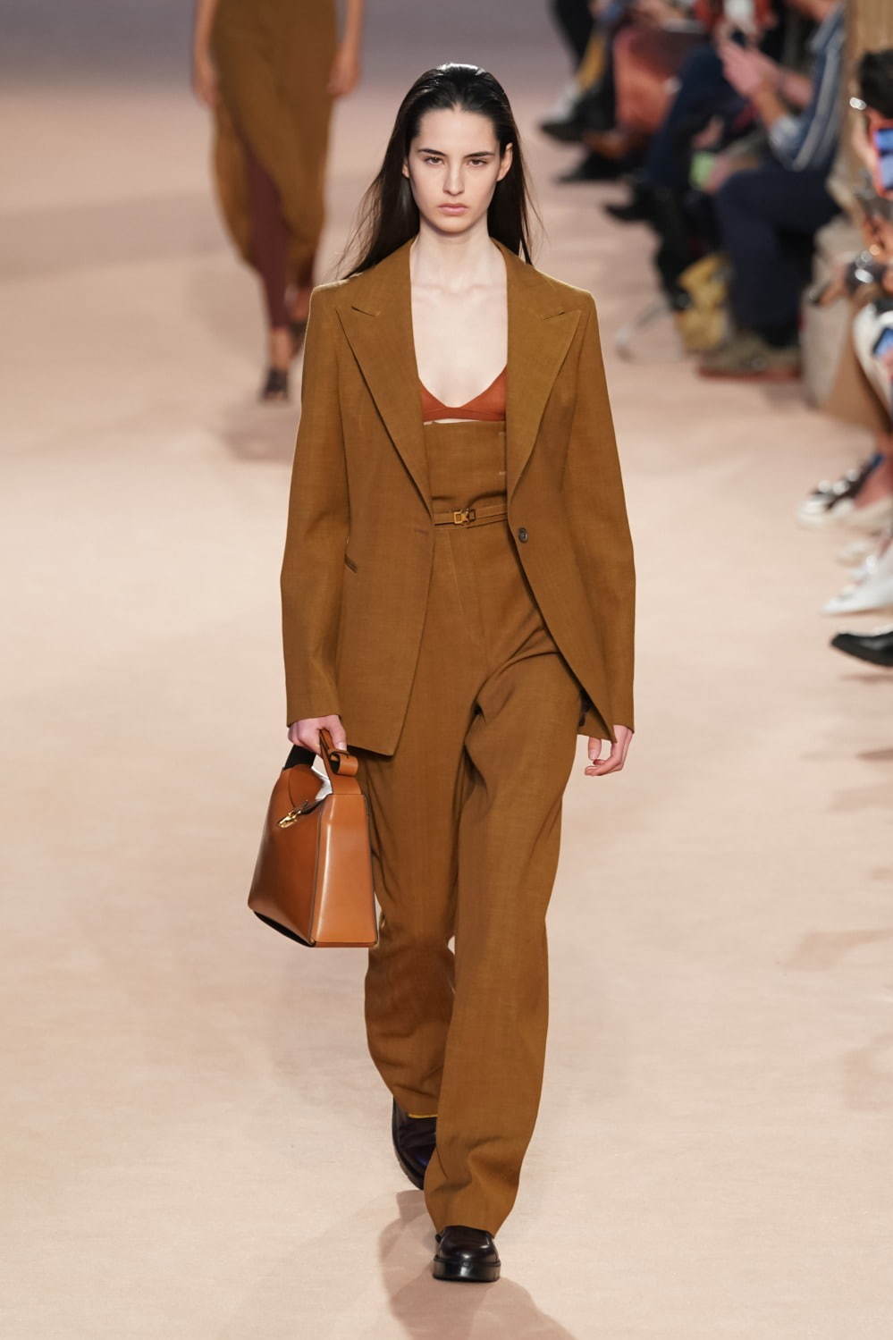 フェラガモ(Ferragamo) 2020-21年秋冬ウィメンズコレクション  - 写真2