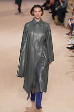 サルヴァトーレ フェラガモ 2020年秋冬コレクション - 女性らしさを探す旅｜写真23