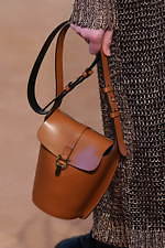 サルヴァトーレ フェラガモ 2020年秋冬コレクション - 女性らしさを探す旅｜写真57