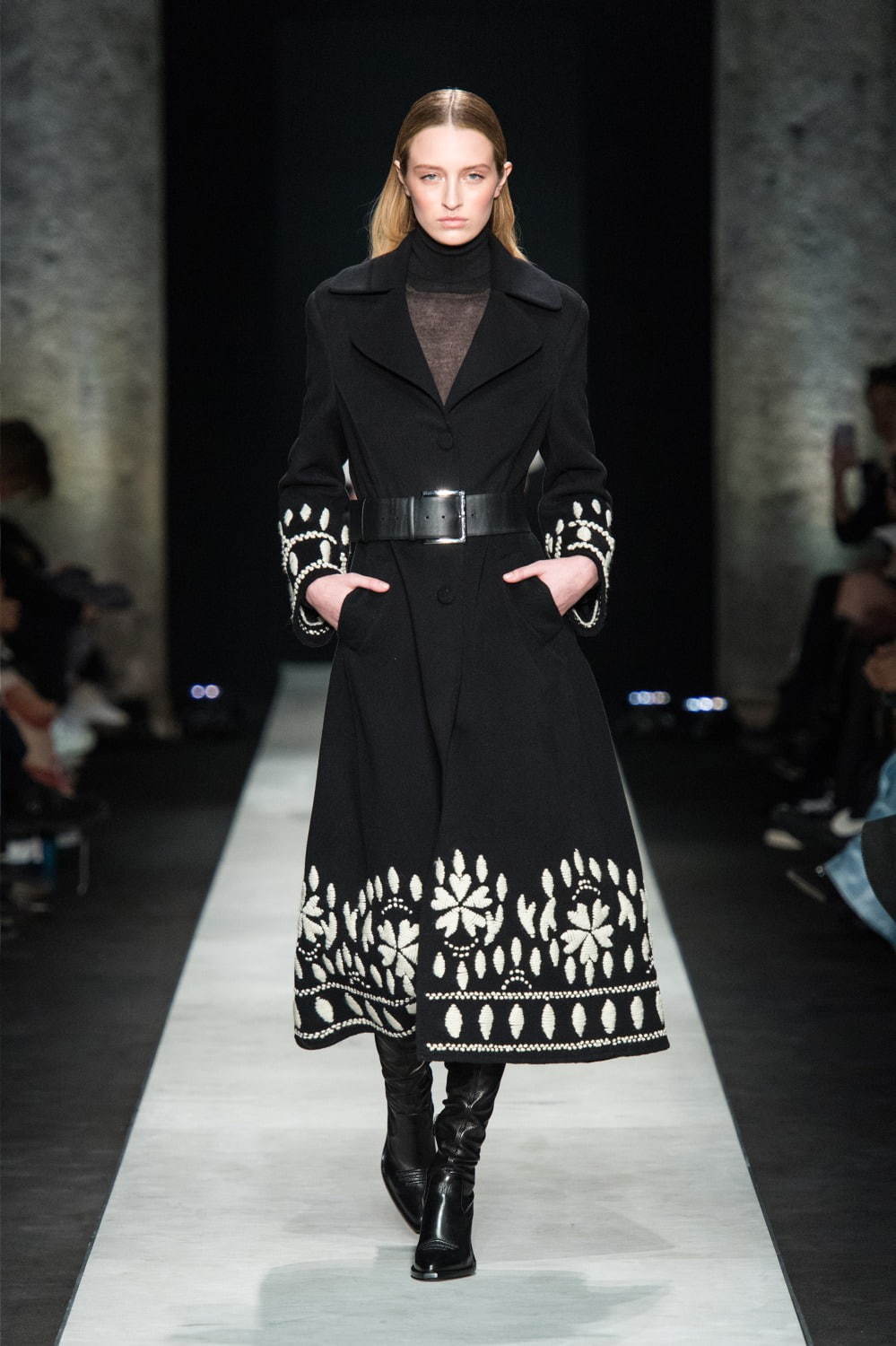 エルマンノ シェルヴィーノ(ERMANNO SCERVINO) 2020-21年秋冬