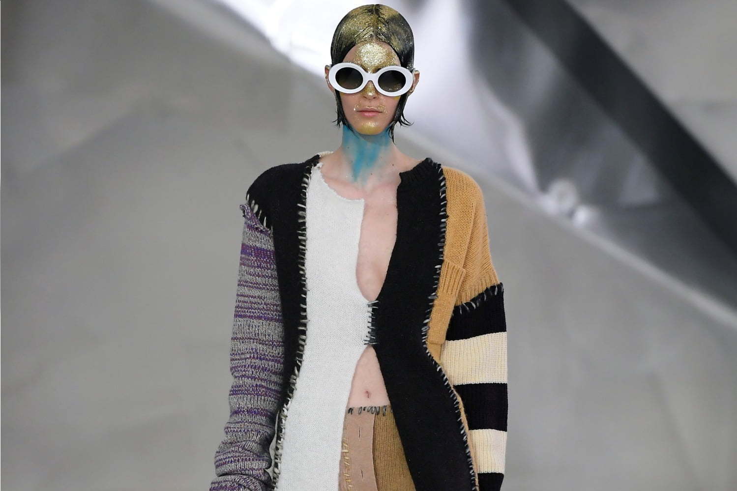 Aライン｜マルニ 2020年秋冬ウィメンズコレクション - 「不思議の国のアリス」の世界でタイムトラベル