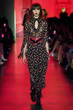 アナ スイ 2020年秋冬コレクション - ヴァンパイア、あるいは闇夜の底の花園｜写真1