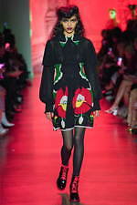 アナ スイ 2020年秋冬コレクション - ヴァンパイア、あるいは闇夜の底の花園｜写真3