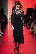 アナ スイ 2020年秋冬コレクション - ヴァンパイア、あるいは闇夜の底の花園｜写真7