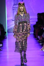 アナ スイ 2020年秋冬コレクション - ヴァンパイア、あるいは闇夜の底の花園｜写真23