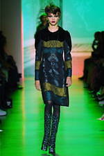 アナ スイ 2020年秋冬コレクション - ヴァンパイア、あるいは闇夜の底の花園｜写真32