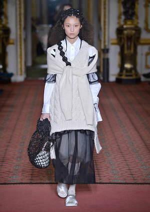 シモーネ ロシャ(SIMONE ROCHA) 2020-21年秋冬ウィメンズコレクション  - 写真19