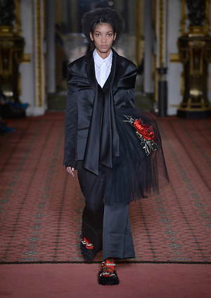 シモーネ ロシャ(SIMONE ROCHA) 2020-21年秋冬ウィメンズコレクション  - 写真23