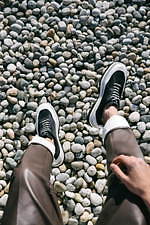 バリー 20春夏メンズ新作、アウトドア着想のハイキングブーツ風スニーカーや“日の出カラー”のバッグ｜写真1