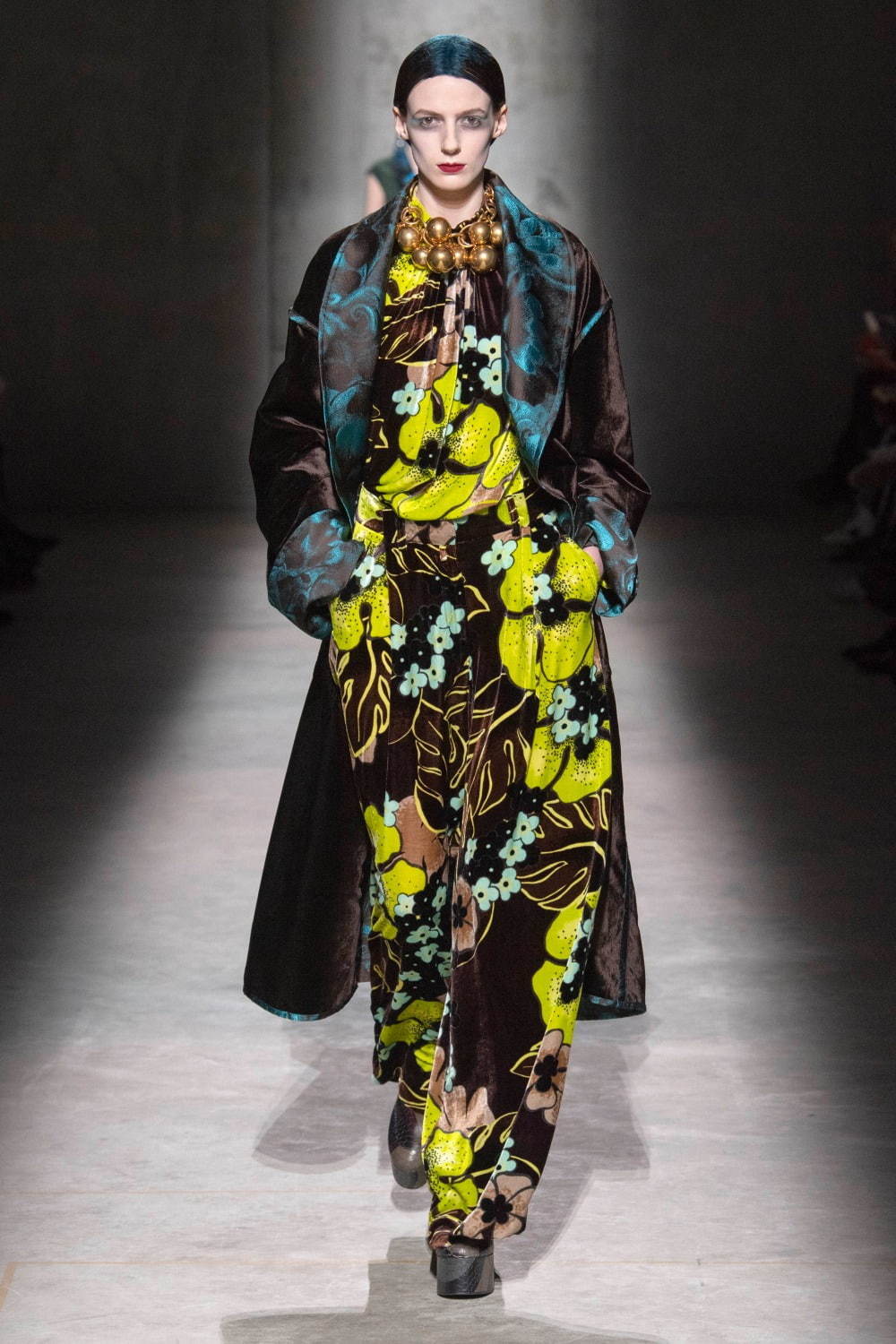 ドリス ヴァン ノッテン(DRIES VAN NOTEN) 2020-21年秋冬ウィメンズコレクション  - 写真15