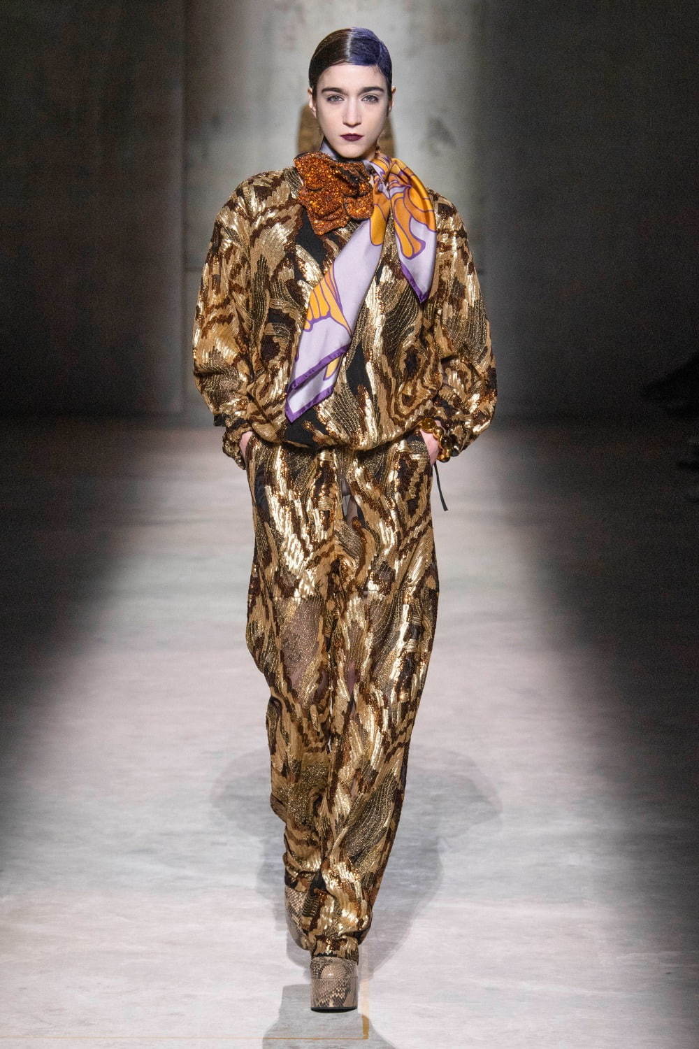 ドリス ヴァン ノッテン(DRIES VAN NOTEN) 2020-21年秋冬ウィメンズコレクション  - 写真47