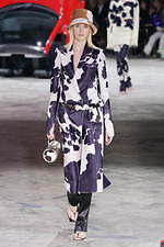 オフ-ホワイト 2020年秋冬コレクション  - ストリート×ドレスの解を求めよ｜写真6