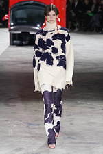 オフ-ホワイト 2020年秋冬コレクション  - ストリート×ドレスの解を求めよ｜写真10