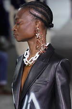 オフ-ホワイト 2020年秋冬コレクション  - ストリート×ドレスの解を求めよ｜写真13