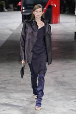 オフ-ホワイト 2020年秋冬コレクション  - ストリート×ドレスの解を求めよ｜写真14