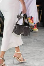 オフ-ホワイト 2020年秋冬コレクション  - ストリート×ドレスの解を求めよ｜写真20