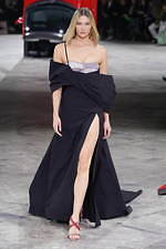 オフ-ホワイト 2020年秋冬コレクション  - ストリート×ドレスの解を求めよ｜写真30