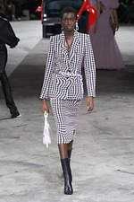 オフ-ホワイト 2020年秋冬コレクション  - ストリート×ドレスの解を求めよ｜写真36