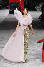 オフ-ホワイト 2020年秋冬コレクション  - ストリート×ドレスの解を求めよ｜写真39