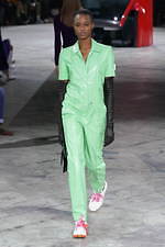 オフ-ホワイト 2020年秋冬コレクション  - ストリート×ドレスの解を求めよ｜写真58