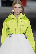 オフ-ホワイト 2020年秋冬コレクション  - ストリート×ドレスの解を求めよ｜写真61