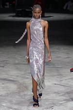 オフ-ホワイト 2020年秋冬コレクション  - ストリート×ドレスの解を求めよ｜写真72