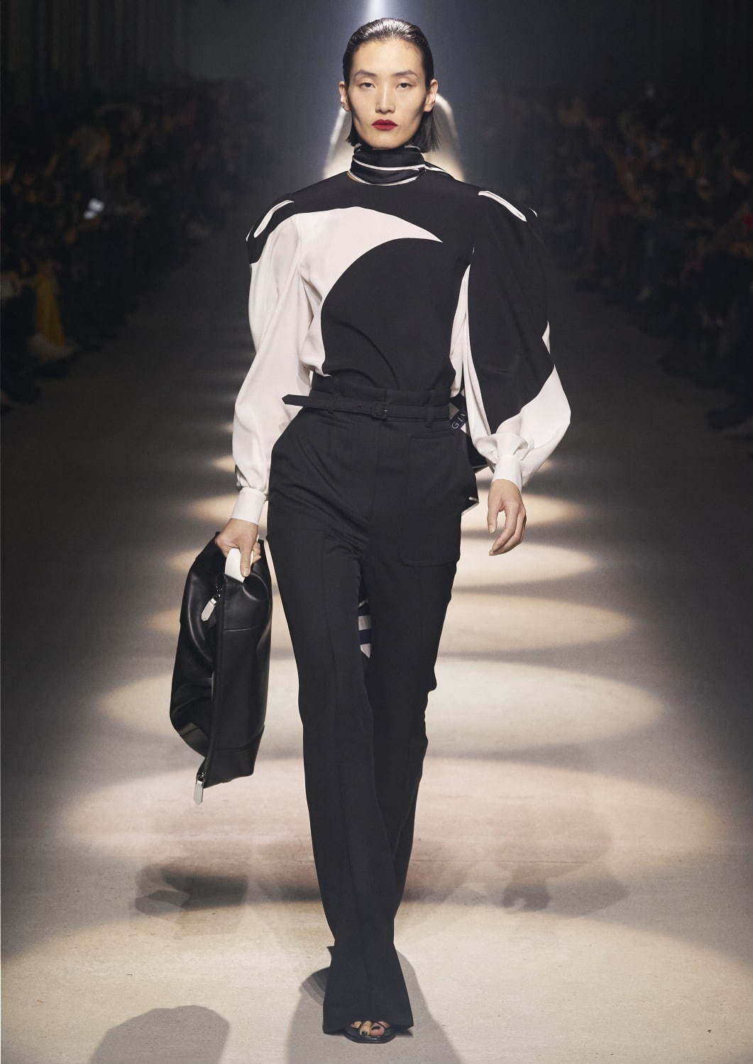 ジバンシィ(Givenchy) 2020-21年秋冬ウィメンズコレクション  - 写真23