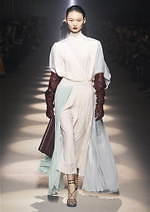 ジバンシィ 2020年秋冬ウィメンズコレクション - 見え隠れする女性のセンシュアリティ｜写真11