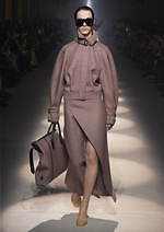 ジバンシィ 2020年秋冬ウィメンズコレクション - 見え隠れする女性のセンシュアリティ｜写真19