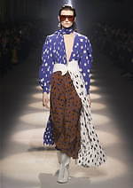 ジバンシィ 2020年秋冬ウィメンズコレクション - 見え隠れする女性のセンシュアリティ｜写真27