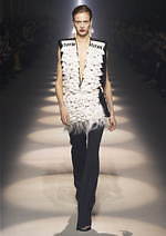 ジバンシィ 2020年秋冬ウィメンズコレクション - 見え隠れする女性のセンシュアリティ｜写真34