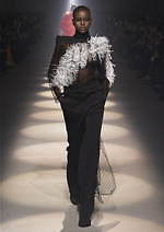 ジバンシィ 2020年秋冬ウィメンズコレクション - 見え隠れする女性のセンシュアリティ｜写真39