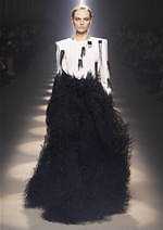 ジバンシィ 2020年秋冬ウィメンズコレクション - 見え隠れする女性のセンシュアリティ｜写真47