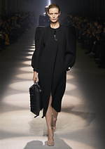 ジバンシィ 2020年秋冬ウィメンズコレクション - 見え隠れする女性のセンシュアリティ｜写真7