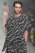 クリスチャン ワイナンツ 2020年秋冬コレクション - ニットで生み出すグラフィカル模様｜写真13