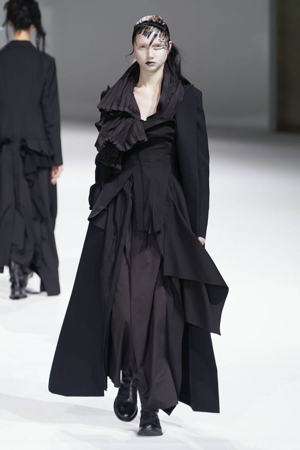 ヨウジヤマモト(Yohji Yamamoto) 2020-21年秋冬ウィメンズコレクション  - 写真6