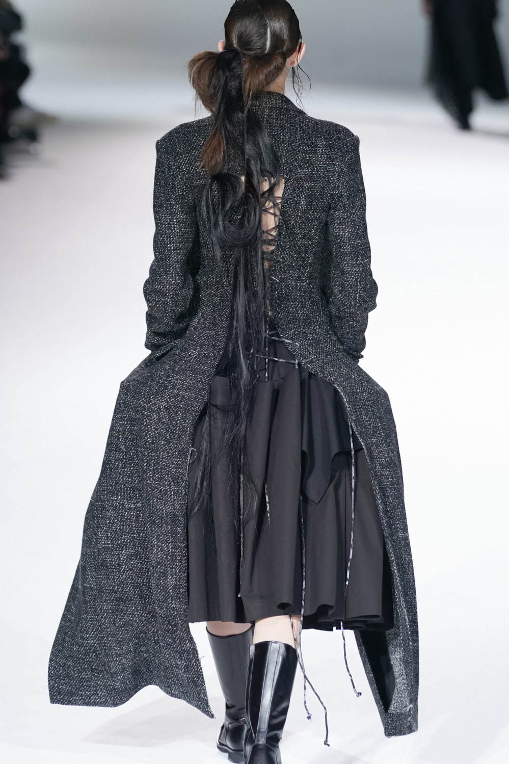 ヨウジヤマモト(Yohji Yamamoto) 2020-21年秋冬ウィメンズコレクション  - 写真17