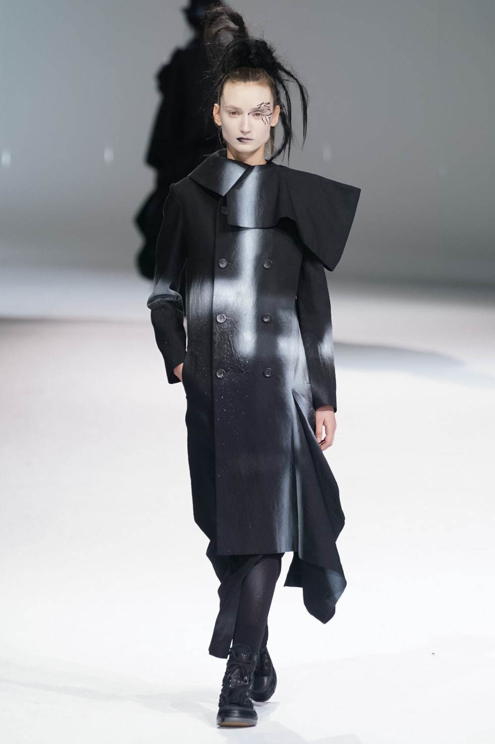 ヨウジヤマモト(Yohji Yamamoto) 2020-21年秋冬ウィメンズコレクション  - 写真48