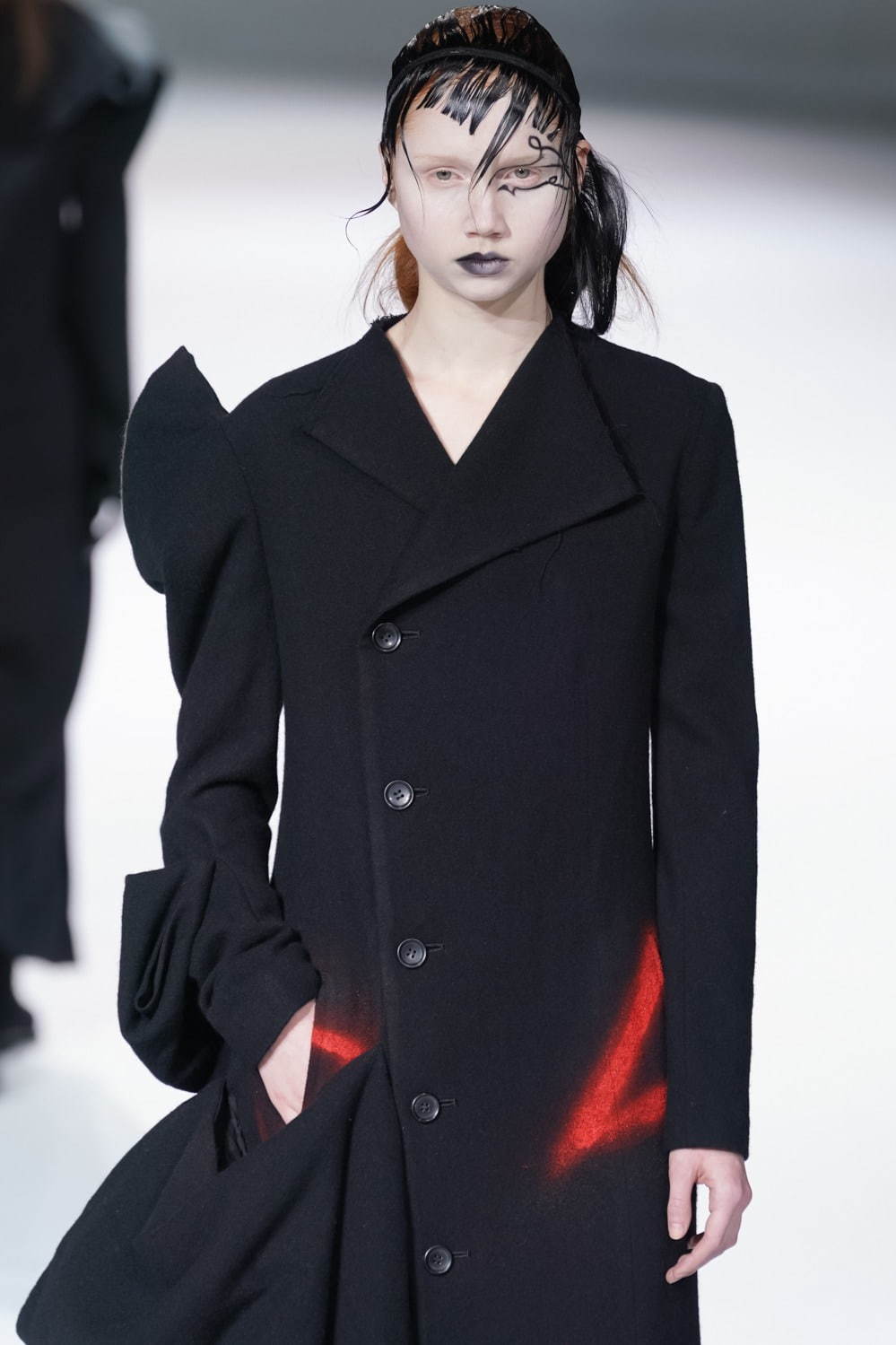 ヨウジヤマモト(Yohji Yamamoto) 2020-21年秋冬ウィメンズコレクション  - 写真54