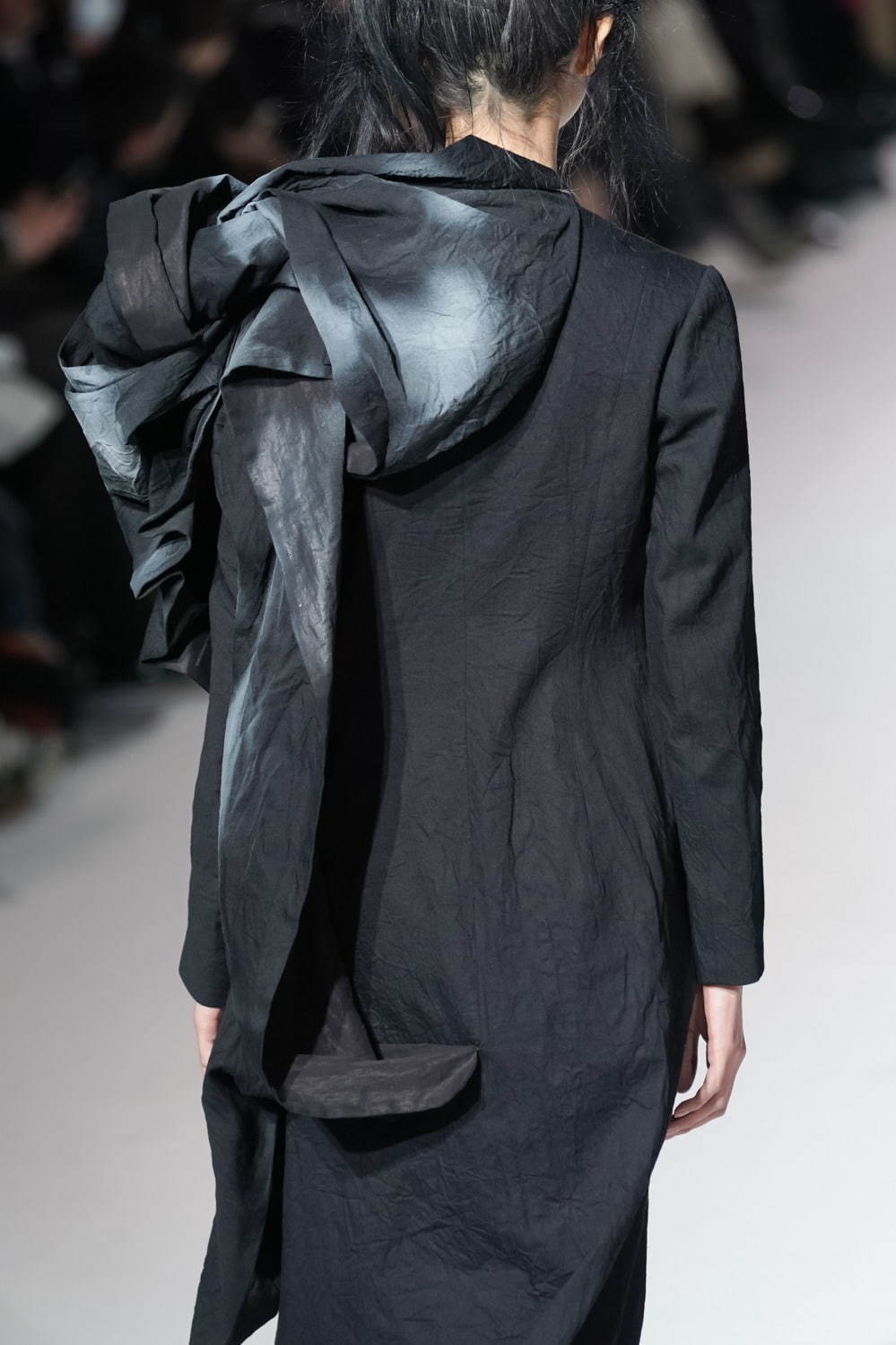 ヨウジヤマモト(Yohji Yamamoto) 2020-21年秋冬ウィメンズコレクション  - 写真57