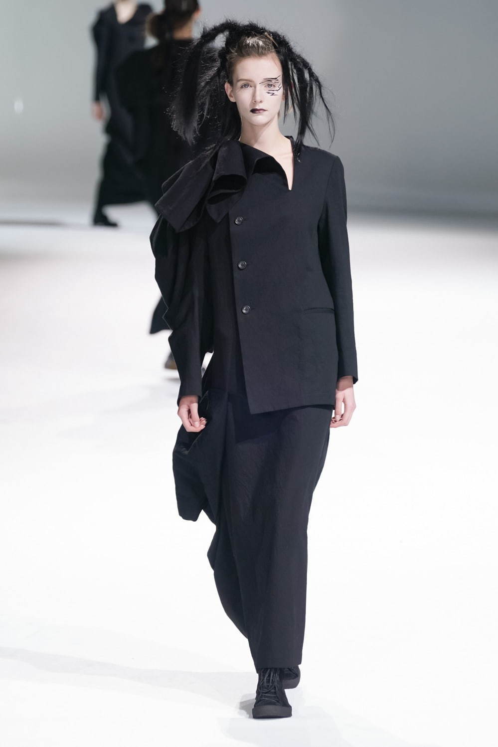 ヨウジヤマモト(Yohji Yamamoto) 2020-21年秋冬ウィメンズコレクション  - 写真61