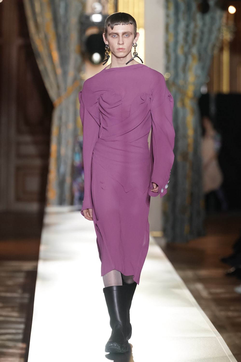 アンドレアス・クロンターラー フォー ヴィヴィアン・ウエストウッド(Andreas Kronthaler for Vivienne Westwood) 2020-21年秋冬ウィメンズ&メンズコレクション  - 写真60