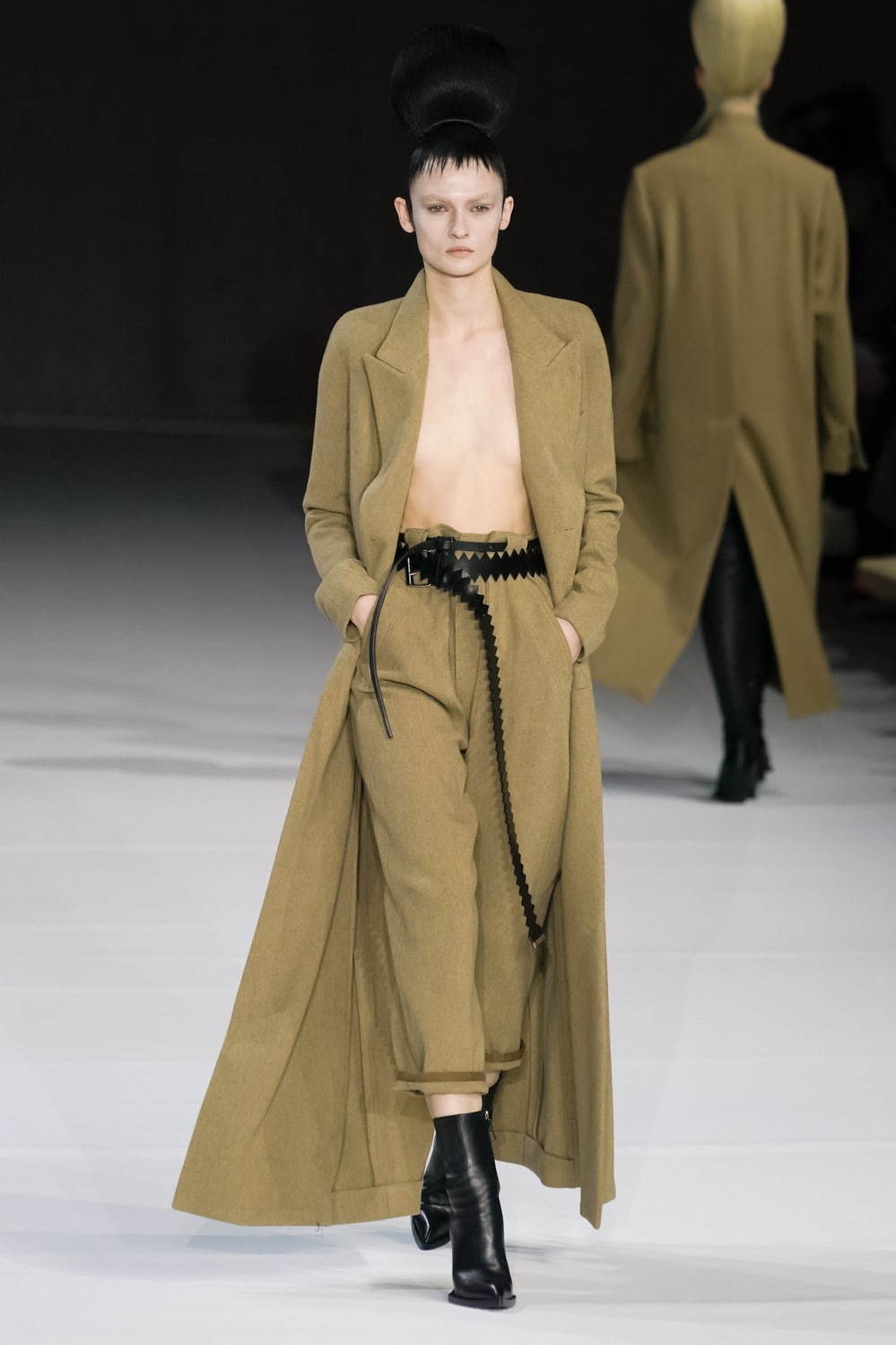 ハイダー アッカーマン(HAIDER ACKERMANN) 2020-21年秋冬ウィメンズ&メンズコレクション  - 写真15