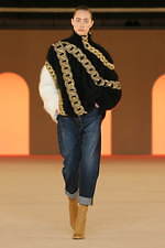 バルマン2020年秋冬コレクション - 異国の地に降り立ったパワフルウーマン｜写真34