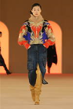 バルマン2020年秋冬コレクション - 異国の地に降り立ったパワフルウーマン｜写真35